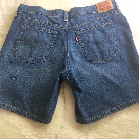 Levi’s denim shorts SIZE 31 - Picture 2 of 6